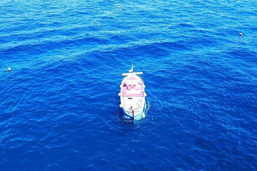 Private Boat Tour: Admire The Coast Of Capri 2 Hours