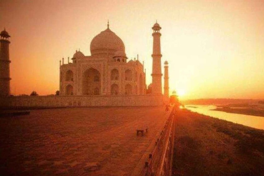 Picture 1 for Activity Agra: Round Trip, Full-Day Private Tour with Taj Mahal Entry