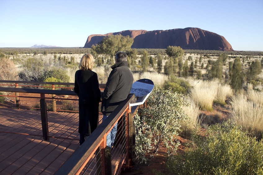 Guided Sunrise Tour of Uluru-Kata Tjuta National Park