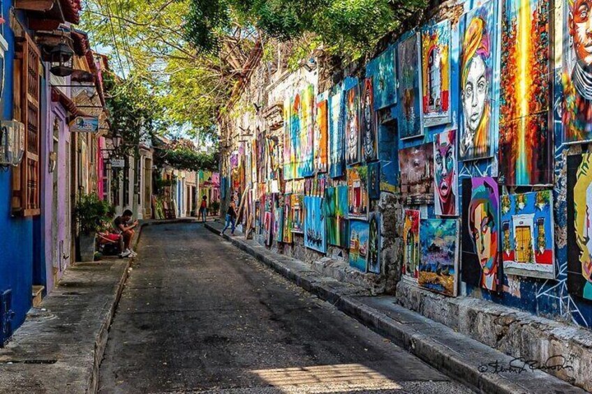 BIKE RIDE thru CARTAGENA BAY and EL BARRIO GETSEMANI 