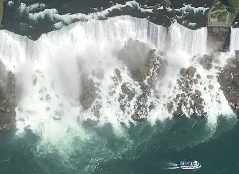 Picture 2 for Activity Niagara Falls, USA: Scenic Helicopter Flight