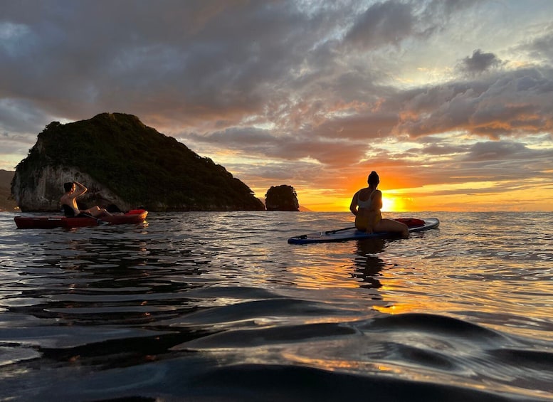 Mismaloya: Los Arcos Bioluminescent Waters Kayak & Cave Tour