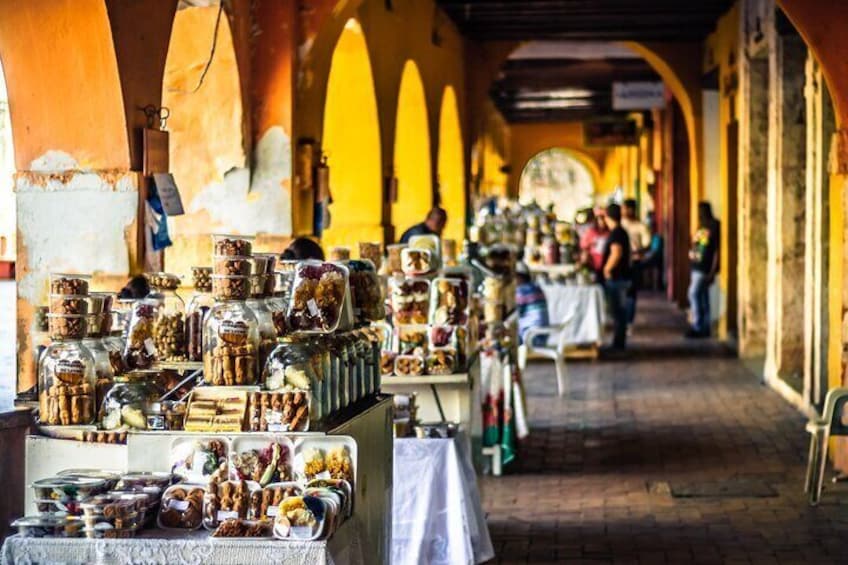 Street Food Crawl in Cartagena