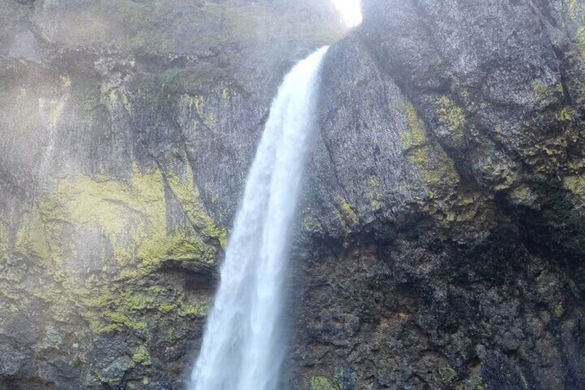 Starvation Creek waterfall