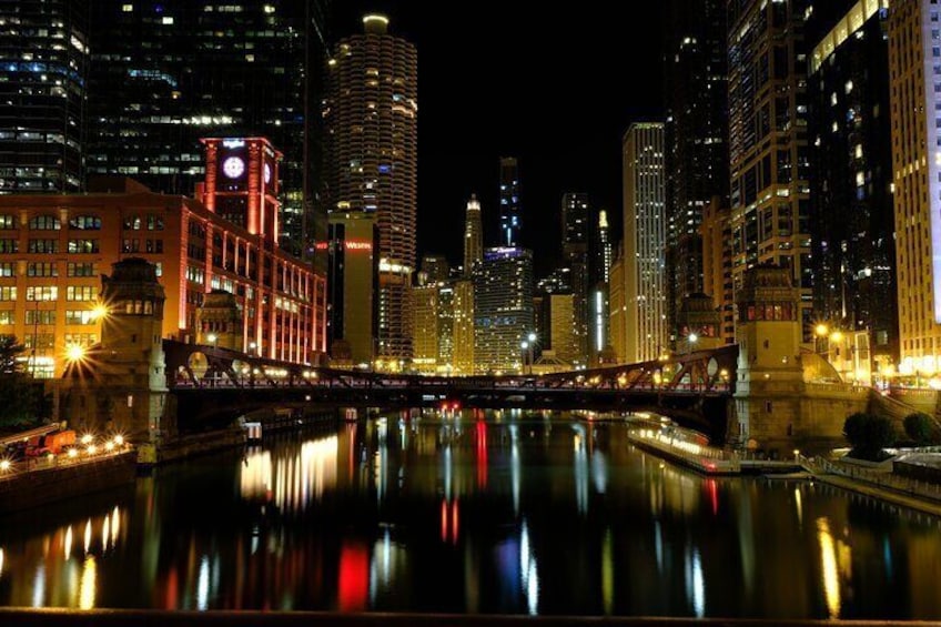 Chicago Food Tour with The Magnificent Mile and Millennium Park