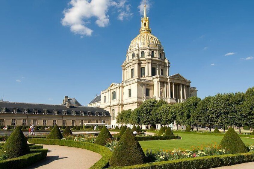 Private Audio Guided Walking Tour in Paris