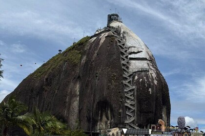 Piedra del peñol + Granja el alto del chocho + Recorrido en barco