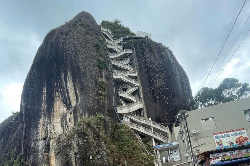 Piedra del peñol + El Alto del Chocho Farm + Boat tour