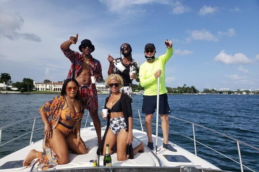Four Hour 45 Yacht Tour in Miami Beach with Captain and Champagne