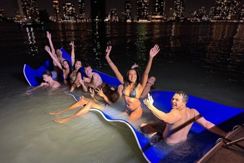 Premium Miami Yacht Tour Experience: Captain, Champagne & Party!