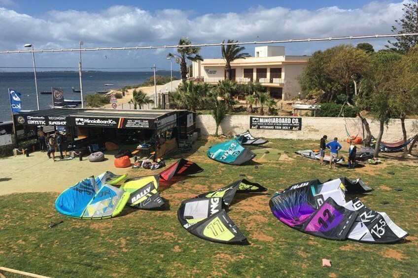 Semi-private kitesurfing course for beginners