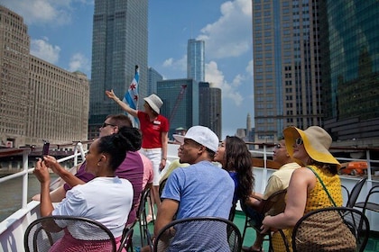 Chicago Architecture Centre River Cruise aboard Chicago's First Lady