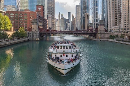 Chicago Architecture Center River Cruise aboard First Lady