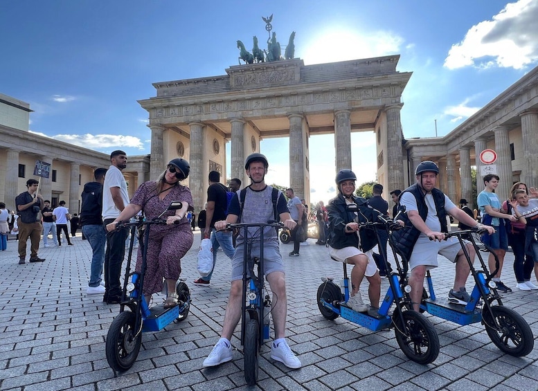 Berlin: Top Sights Guided E-Scooter Tour