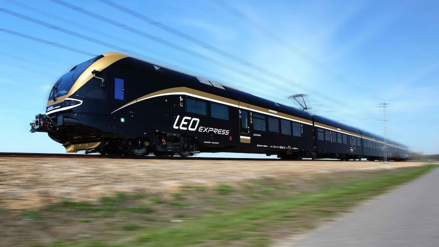 Prague: Express Train Transfer Ticket to and from Krakow