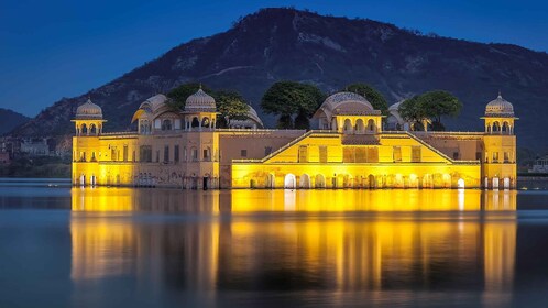 From Delhi: Private 2-Day Delhi & Jaipur Guided City Trip