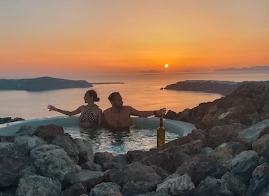 Santorini: experiencia de bañera de hidromasaje volcánica con vistas a la c...