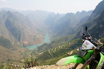 Motorcycle Tour of Ha Giang Loop 4 days 3 nights all-inclusive