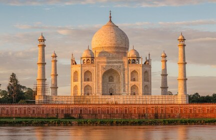 Desde Jaipur: tour privado al amanecer del Taj Mahal y al fuerte de Agra
