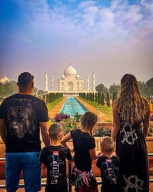 Von Jaipur aus: Taj Mahal Sonnenaufgang und Agra Fort Privatausflug