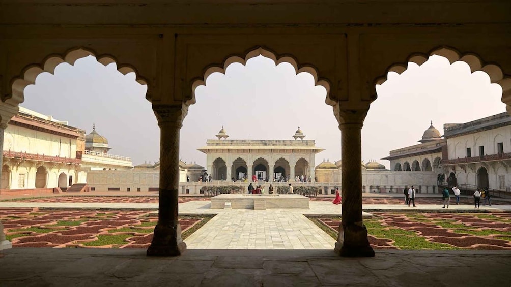 Picture 1 for Activity From Jaipur: Taj Mahal Sunrise and Agra Fort Private Trip