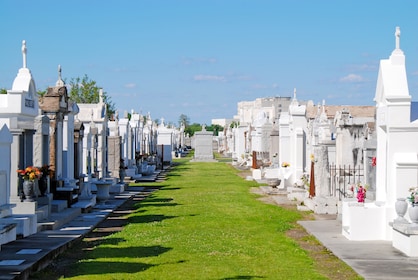 New Orleans Cemetery Tour