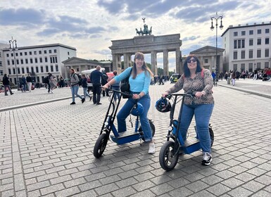Berlin: Top Sights Guided E-Scooter Tour