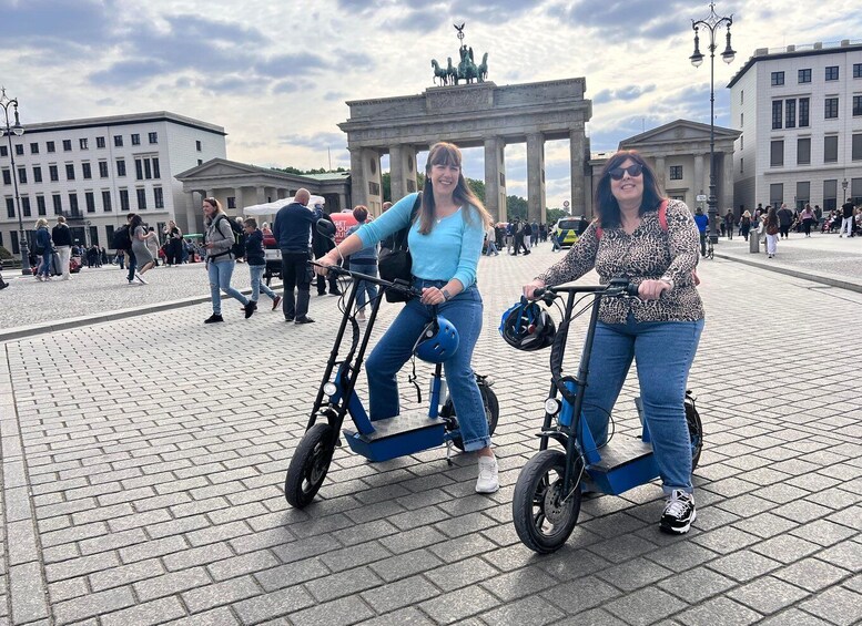 Berlin: Top Sights Guided E-Scooter Tour