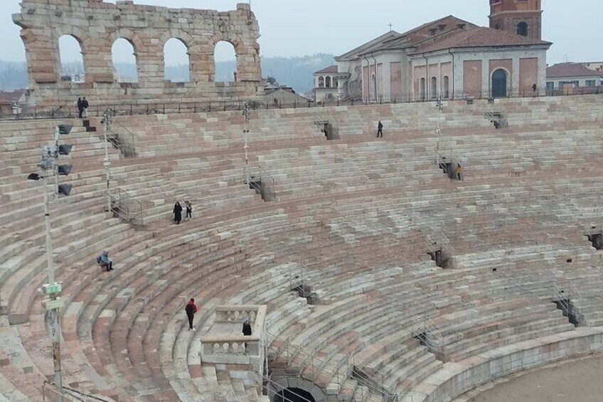 Small Group Walking Tour and Cable Car in Verona: Arena Tickets 