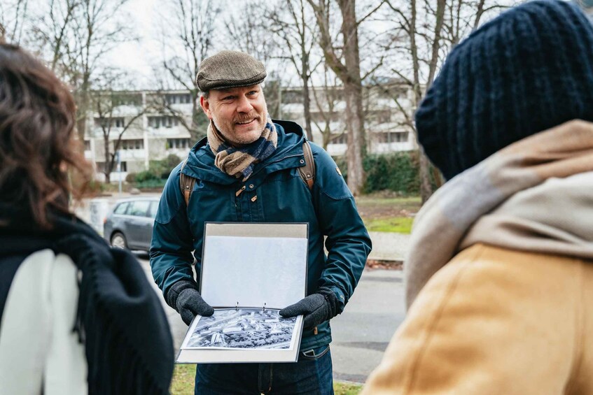 Picture 3 for Activity Berlin: Hansaviertel "The City of Tomorrow" Guided Tour