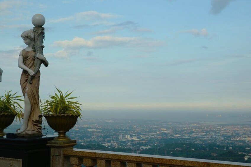 Cebu Highlands Tour(Cebu Taoist, Temple of Leah and Sirao Garden)