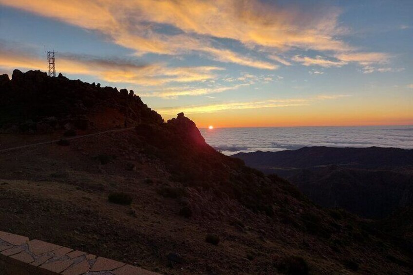 Private Sunrise Tour at Pico do Arieiro with Breakfast included
