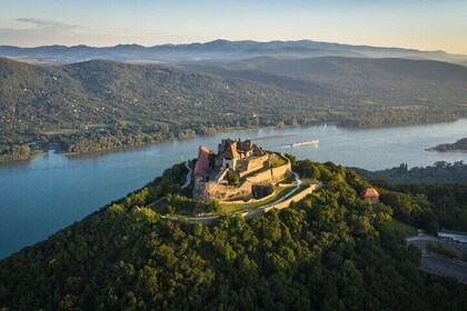 Private Danube Bend Visegrad and Szentendre Tour With Transport