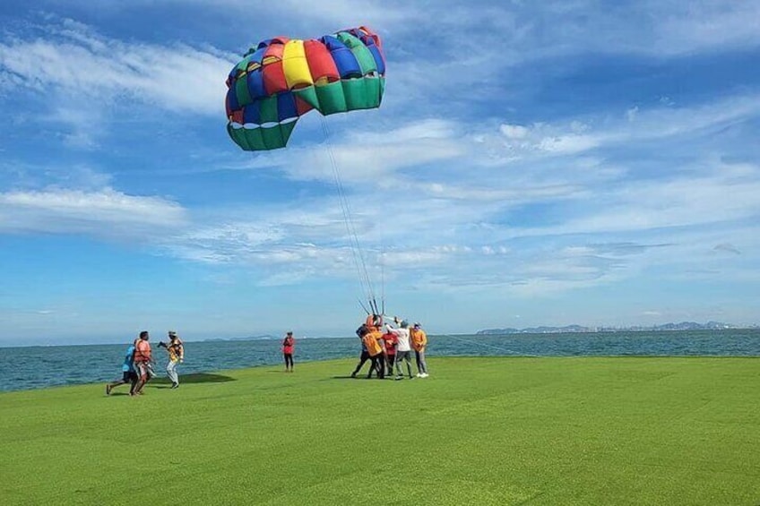 Pattaya Coral Island Tour with Lunch (Indian National only)