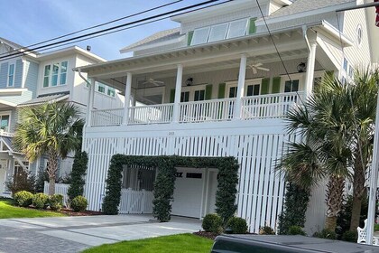Explore Wrightsville Beach on a golf cart with guide