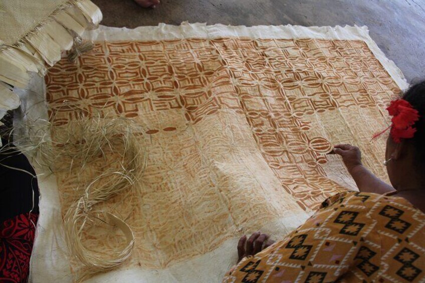 Siapo (tapa cloth) making