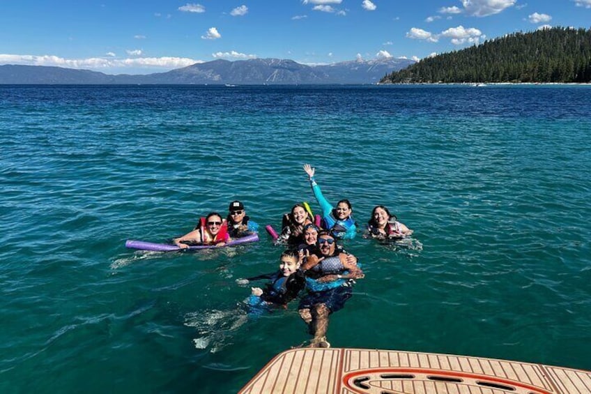 Private Boat Tour with Lunch on the Lake