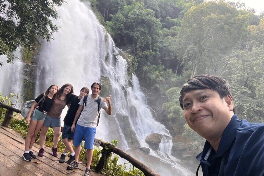 Chiang Mai Private Tourist Guide with Private Transportation 