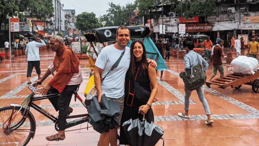 Delhi Walking Tour with Local Snacks