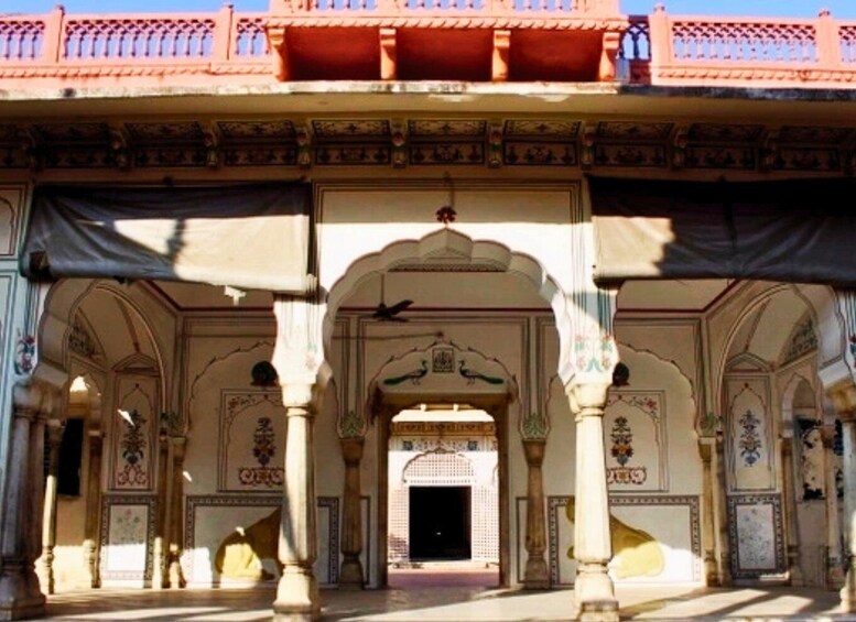 Picture 6 for Activity Cultural Walking Tour of Jaipur with Local Snacks