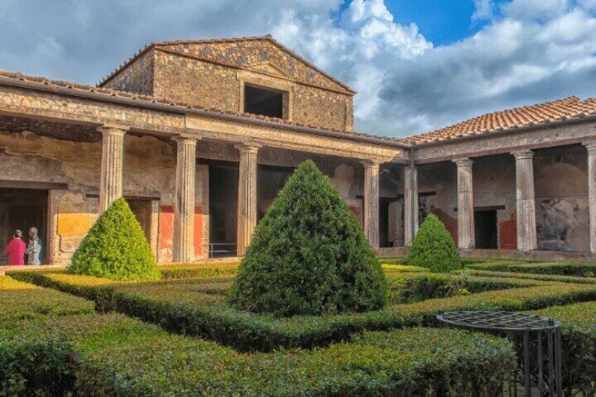 Private Audio Guided Walking Tour in Pompei