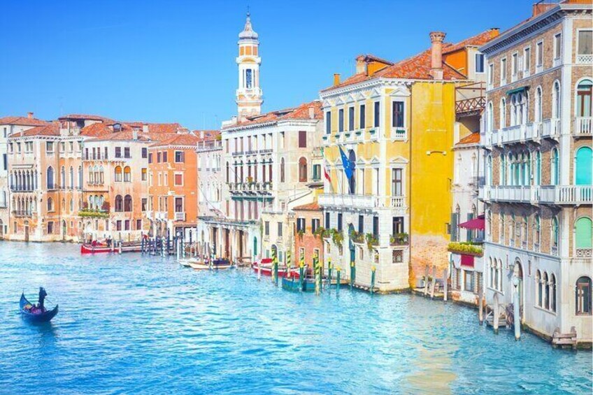 Venice Highlights with Local: Private Walking Tour & Gondola Ride