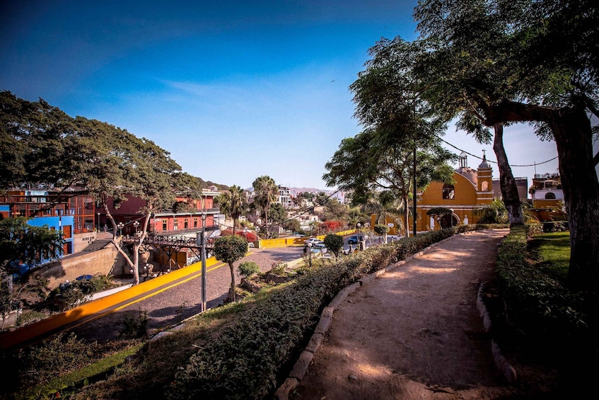 Picture 13 for Activity Half day tour to Pachacamac Complex, Chorrillos & Barranco