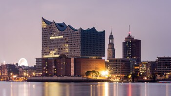 Guided Walking Tour of the Ellbphilharmonie
