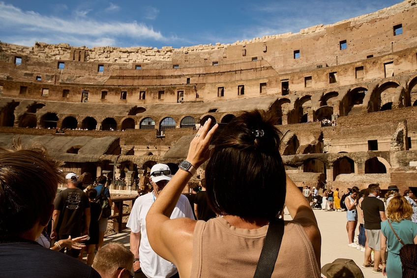 Skip the line Colosseum: Small Group guided Tour with Arena Floor and Roman