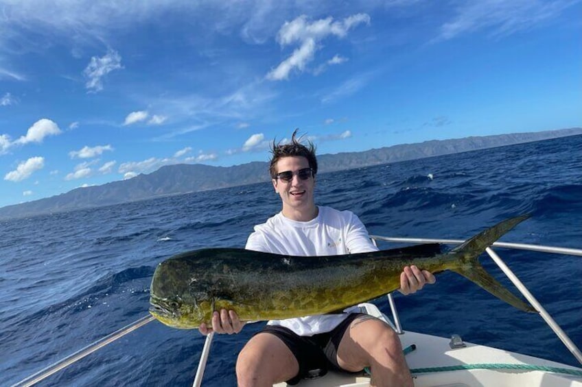 Half Day Fishing Private Tour in North Shore of Oahu on Finnatic