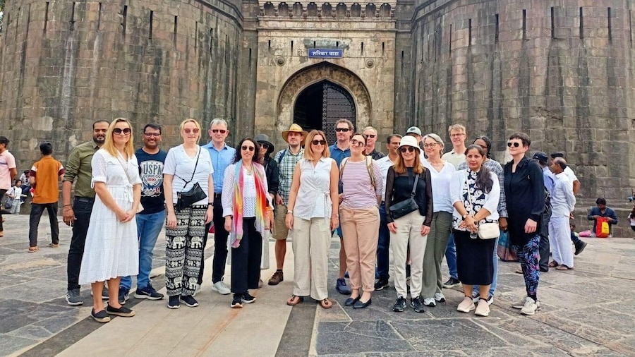 Cultural Walking Tour of Pune with Local Snacks