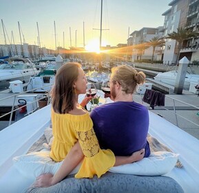 Marina del Rey: Private Boat Tour with Charcuterie and Wine