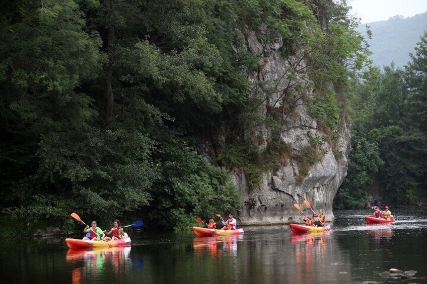 Guided kayaking on the Nalón river Oviedo