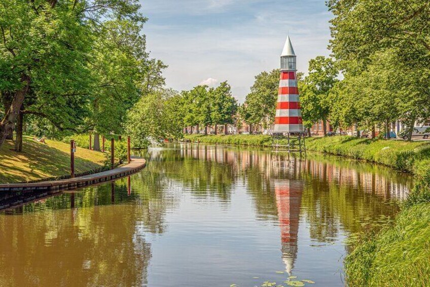 Walking tour with audioguide on smartphone in Breda